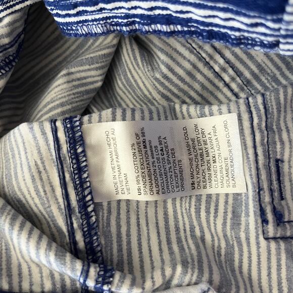 Chicos Capri Size 1 US 8 Stretch Denim Blue White Wavy Stripe - Picture 7 of 10
